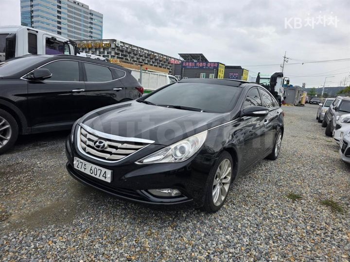 Hyundai Sonata 2011 — 2