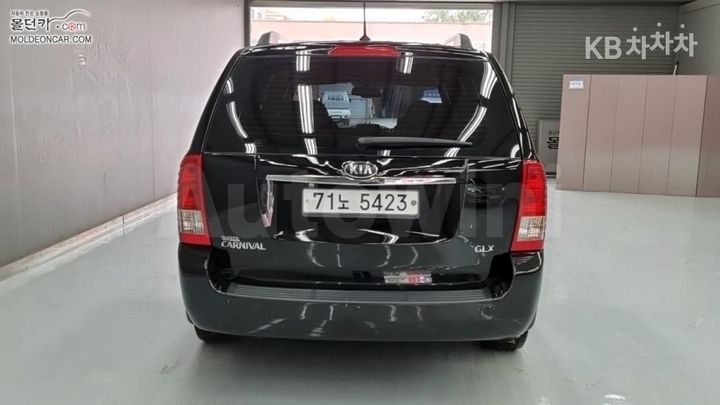 Kia Carnival 2013 — 4