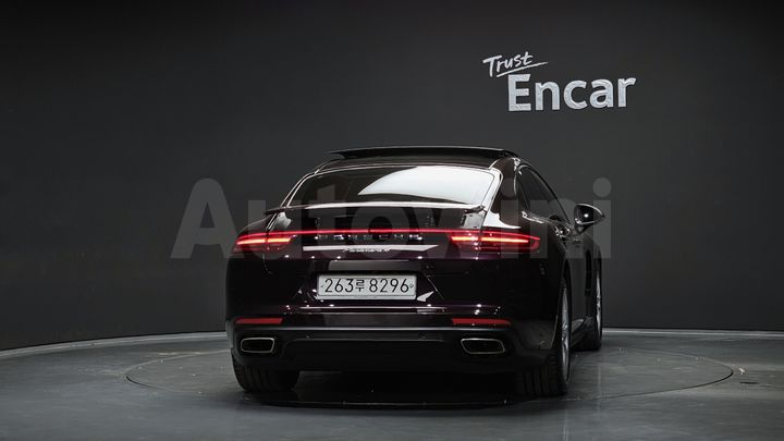 Porsche Panamera 2020 — 4