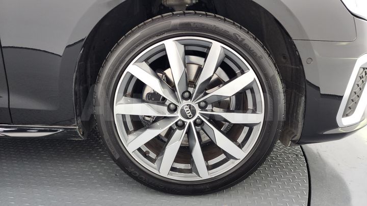 Audi A4 2023 — 5