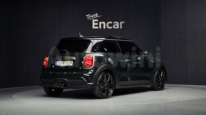 Mini Cooper 2023 — 2