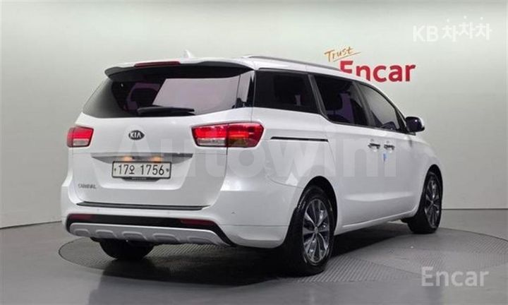 Kia Carnival 2018 — 2