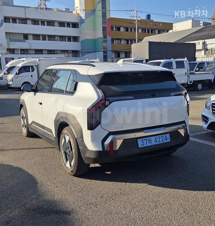 Kia EV3 2025 — 4