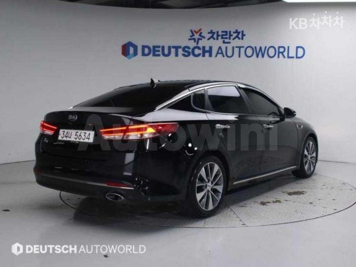 Kia K5 2017 — 2