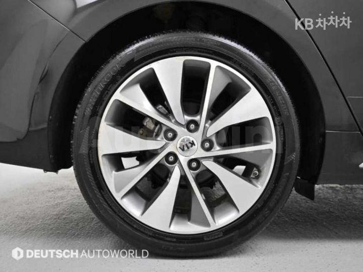Kia K5 2017 — 5