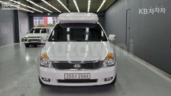 Kia Carnival 2013 — 3