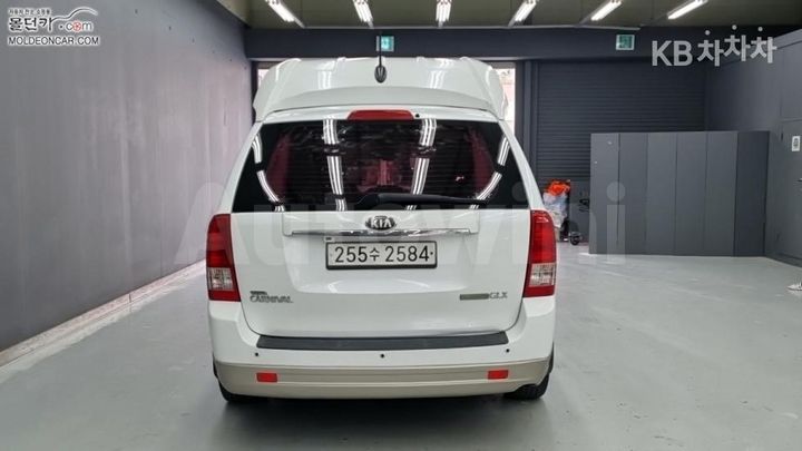 Kia Carnival 2013 — 4