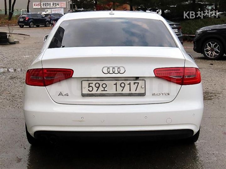 Audi A4 2013 — 4