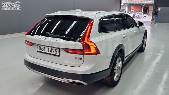 Volvo V90