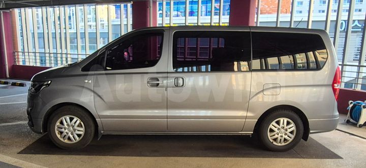 Hyundai Starex 2018 — 2