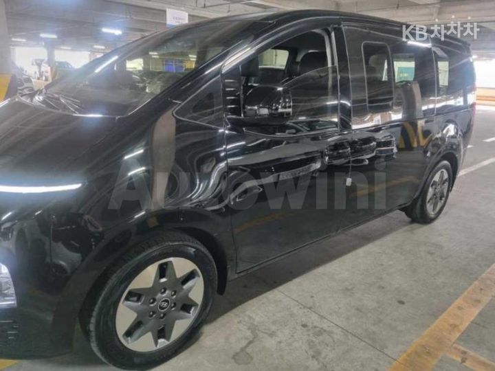 Hyundai Staria 2023 — 2