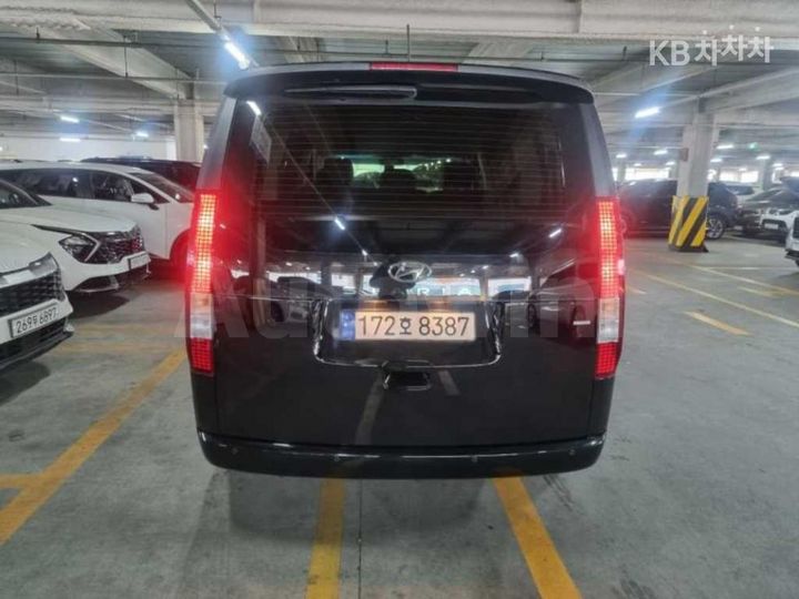 Hyundai Staria 2023 — 3