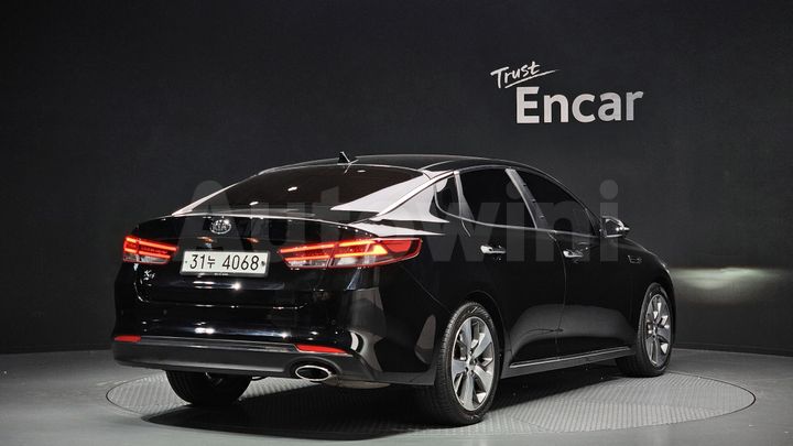 Kia K5 2017 — 2