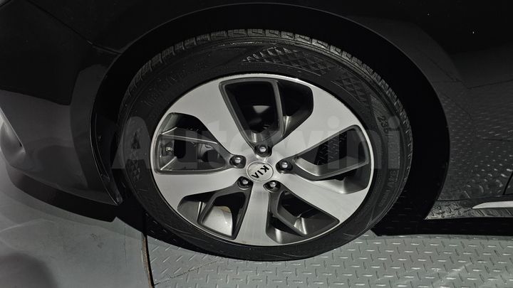 Kia K5 2017 — 5
