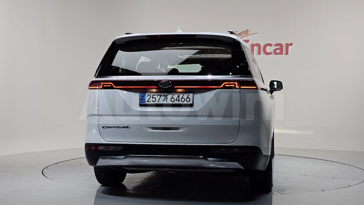 Kia Carnival 2021 — 4