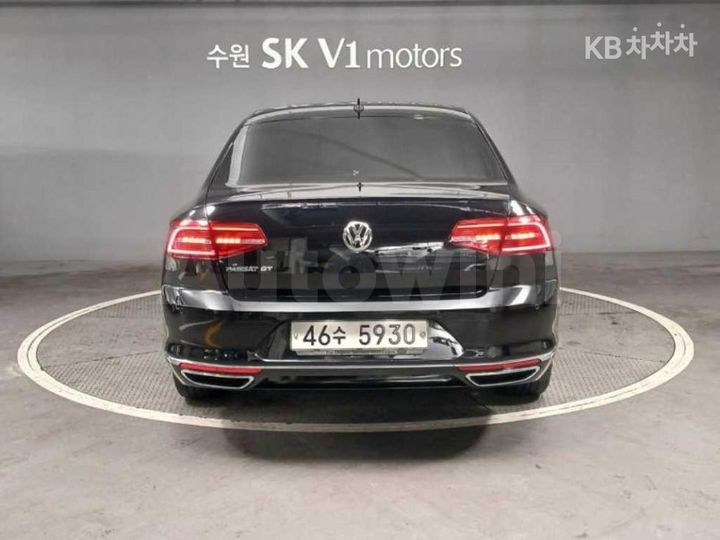 Volkswagen Passat 2018 — 2