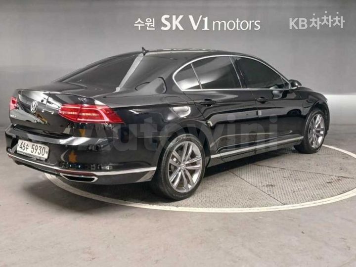 Volkswagen Passat 2018 — 4