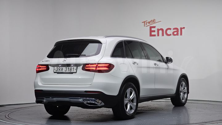 Mercedes Benz GLC Class 2018 — 2