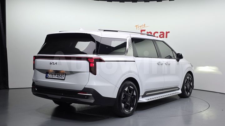 Kia Carnival 2025 — 2