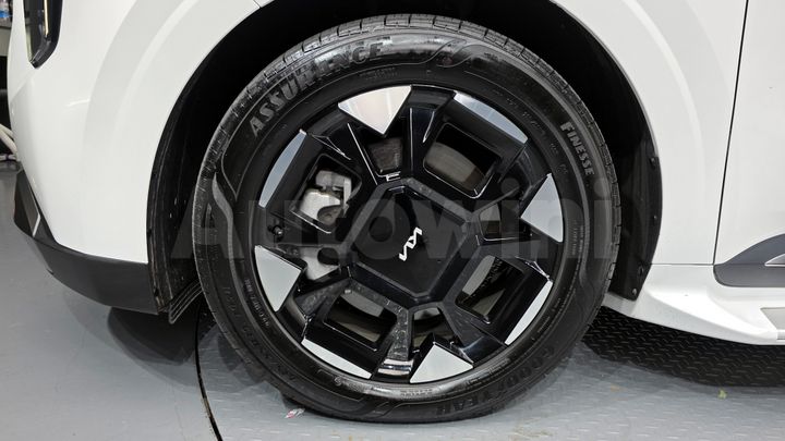 Kia Carnival 2025 — 5
