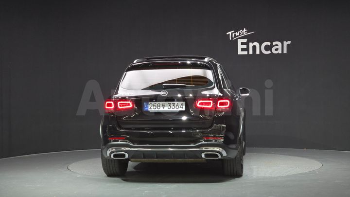 Mercedes Benz GLC Class 2022 — 4
