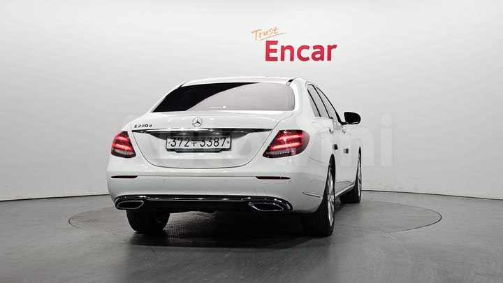 Mercedes Benz E Class 2019 — 4