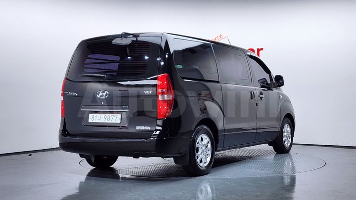 Hyundai Starex 2016 — 2