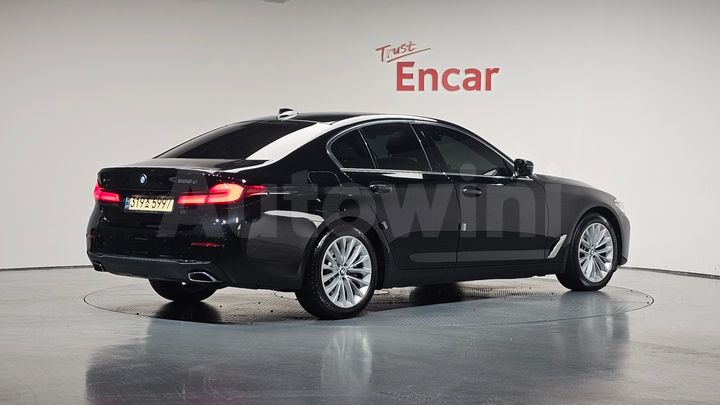 BMW 5 Series 2021 — 2