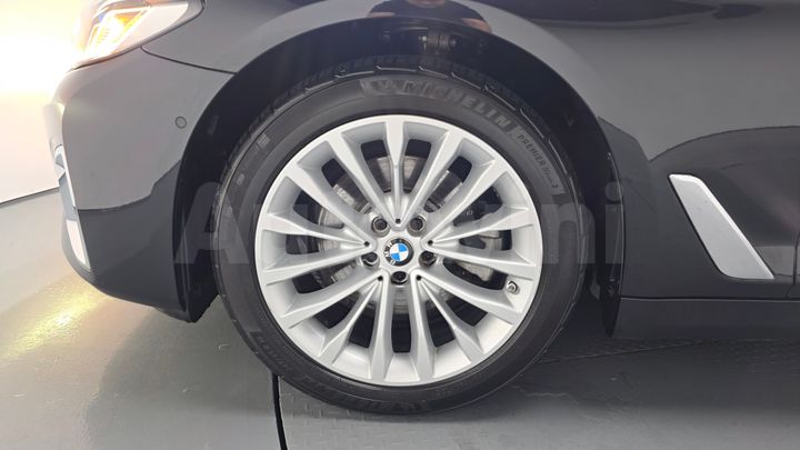BMW 5 Series 2021 — 5