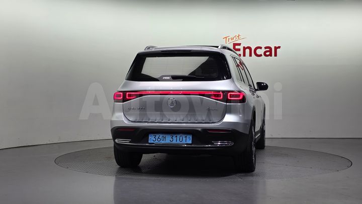 Mercedes Benz EQB 2023 — 4