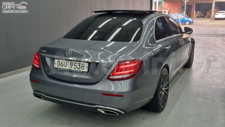 Mercedes Benz E Class 2017 — 2