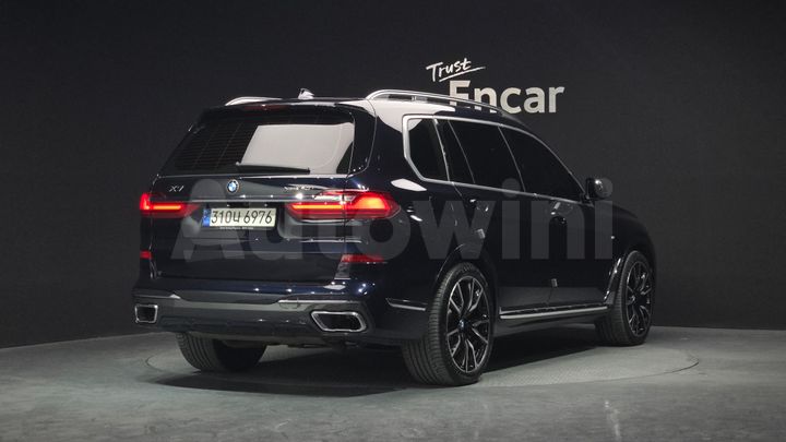 BMW X7 2021 — 2