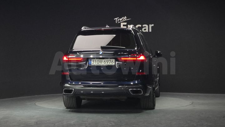 BMW X7 2021 — 4