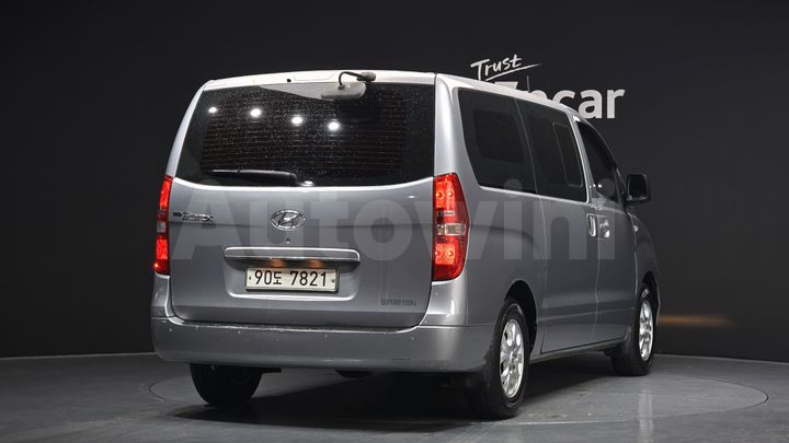 Hyundai Starex 2015 — 2