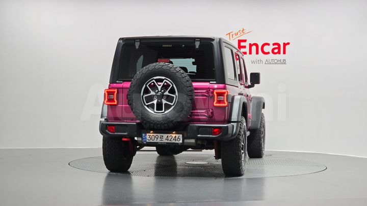 Jeep Wrangler 2024 — 4