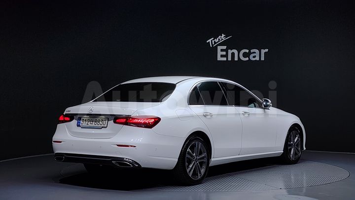 Mercedes Benz E Class 2023 — 2