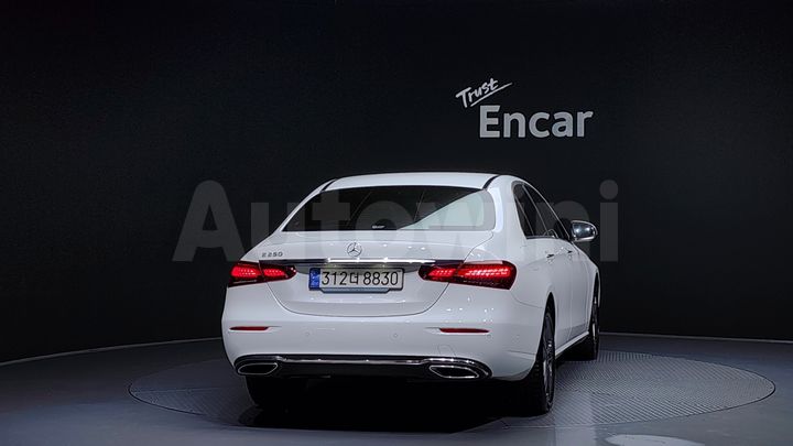 Mercedes Benz E Class 2023 — 4