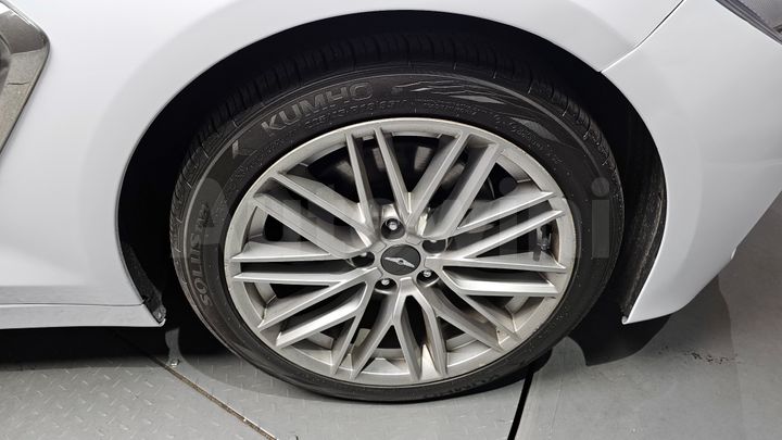 Genesis G70 2019 — 5