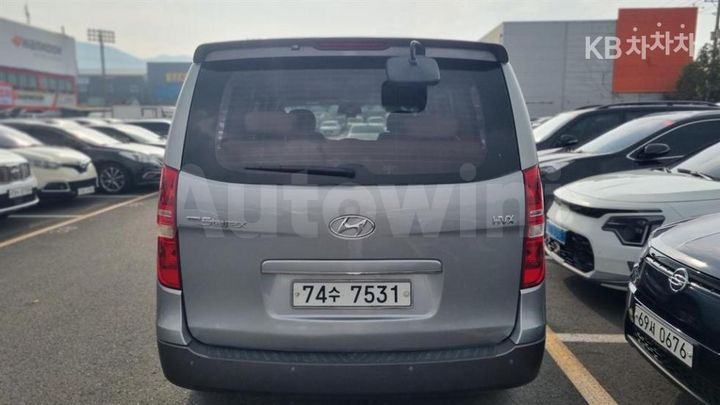 Hyundai Starex 2012 — 2