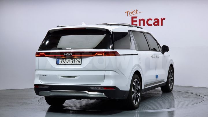 Kia Carnival 2023 — 2