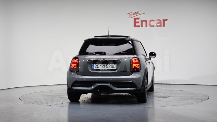 Mini Cooper 2022 — 4