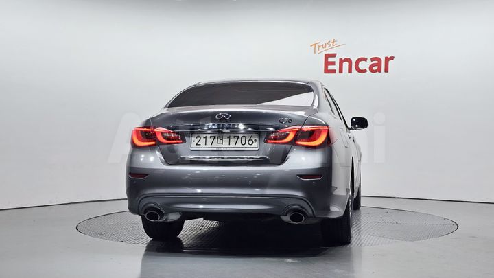 Infiniti Q 2017 — 4