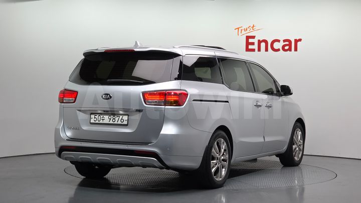 Kia Carnival 2015 — 2