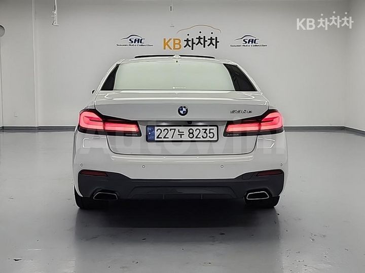 BMW 5 Series 2021 — 3