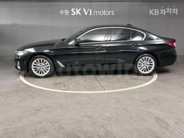 BMW 5 Series 2021 — 3