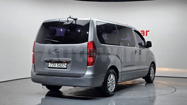 Hyundai Starex 2017 — 2