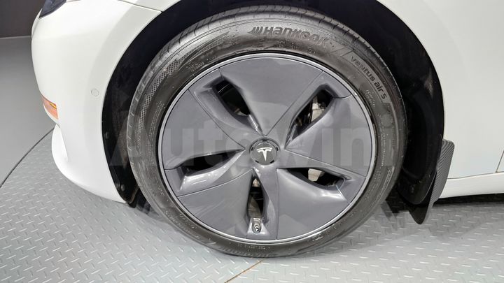 Tesla Model 3 2020 — 5