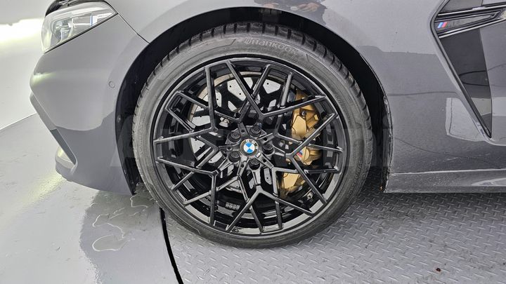 BMW M8