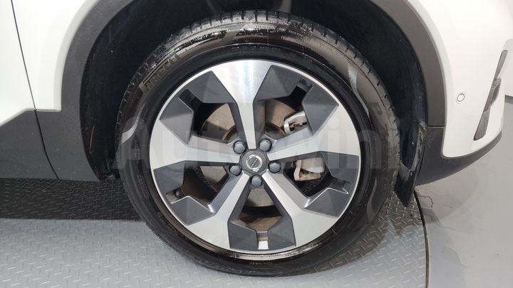 Volvo XC40 2023 — 5