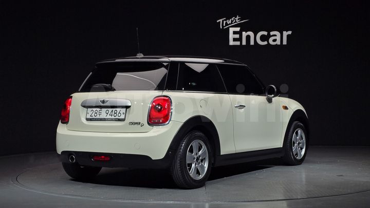 Mini Cooper 2015 — 2